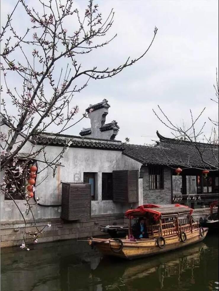 逃离无人的学校